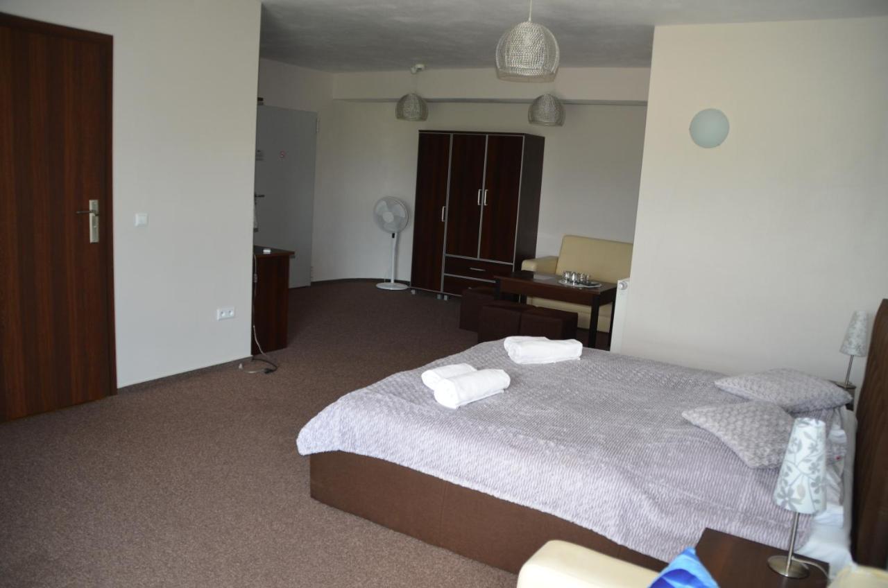 Hotel Tenis Chrząstowice Dış mekan fotoğraf