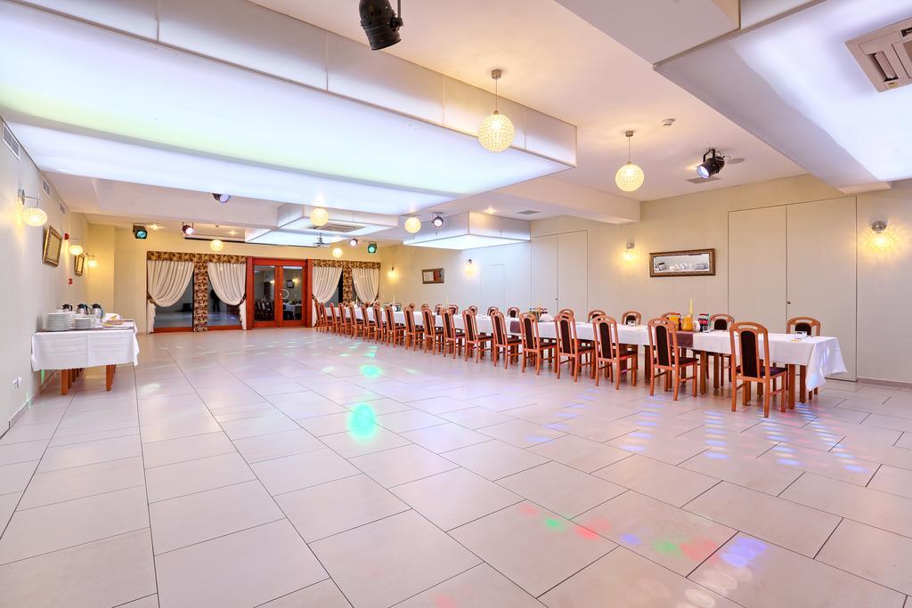 Hotel Tenis Chrząstowice Dış mekan fotoğraf